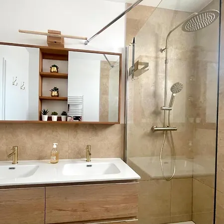 The Penthouse アパート *