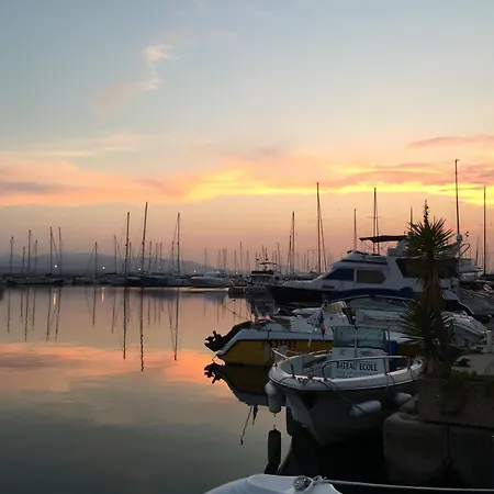 アパート The Penthouse Saint-Raphaël