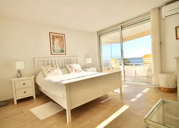 The Penthouse דירה *